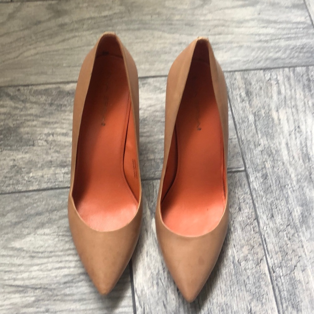 Vía Spiga Nude Pumps